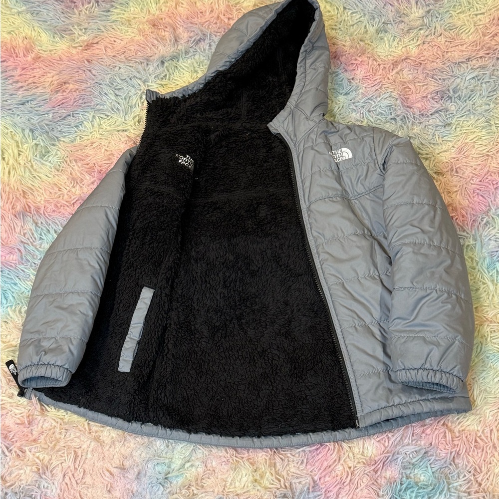 Reversible Northface Jacket - Picture 2 of 3